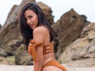 Ana Cheri rozgrzana w brązowym bikini